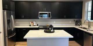 1731 E ELGIN Street Gallery 7