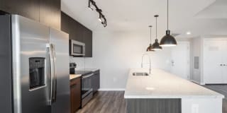 AMLI at Uptown Gallery 11