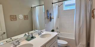 Annual Furnished or Seasonal Short-Term 4 Bedroom 2.5 Bathroom Home in Palmero! Gallery 56