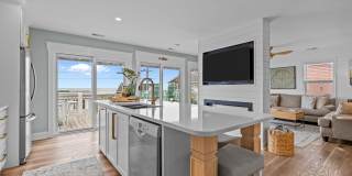 201 W Glenn Street Gallery 11