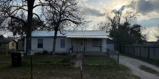 NEW ON MARKET (PRICE DROP!!) Gallery 1