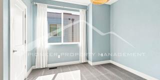 Gorgeous Townhouse with Central AC and Rooftop Deck Gallery 15