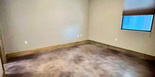 Gorgeous Condo minutes from The Pearl Gallery 13