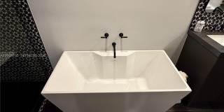 1304 Stratford St Gallery 20