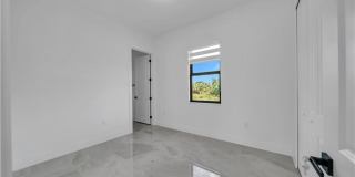 711 Roma Avenue S Gallery 16