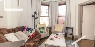 3 bed steps from Berklee Gallery 4