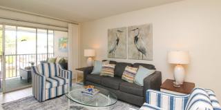 ** CANAL VIEW 2 BEDROOM\2 BATH CONDO ** SEASONAL OR ANNUAL ** BLUE POINT CLOSE TO DOWNTOWN NAPLES AND NAPLES BEAUTIFUL BEACHES ** CANAL BOAT SLIP AVAILABLE ** Gallery 21