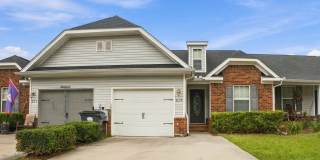 Executive style townhome with Garage Executive style townhome with Garage Gallery 1