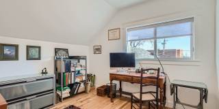 Downtown Louisville 3-BDR Fully Furnished Gem Gallery 24