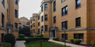 2424 Sawyer Gallery 1