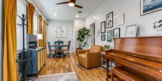 BEAUTIFUL 3-BEDROOM HOME IN LOS ANGELES HEIGHTS Gallery 17