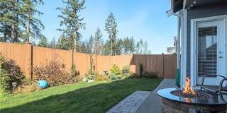 Exquisitely Beautiful Home with 3 bed and 2.5 Bath Gallery 14