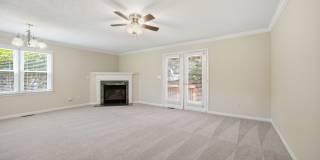 Fantastic End-Unit Townhome Available Now! Gallery 5