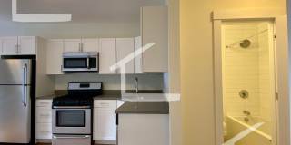 Nice 2 bed in Brookline Gallery 11