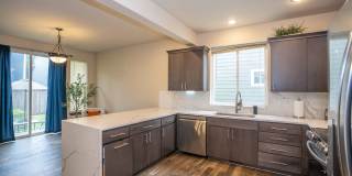 Spacious 4-Bedroom Home in The Oaks with Fenced Yard Spacious 4-Bedroom Home in The Oaks with Fenced Yard Gallery 11