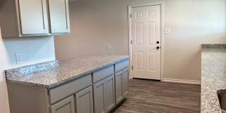 Beautiful Home on the Eastside! Gallery 6