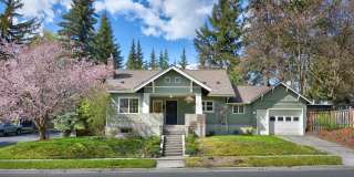 Beautiful Craftsman Bungalow on the edge of the Historic Fort Russell Dristrict Gallery 1