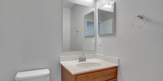 Lovely Townhome with 2 Car Garage Lovely Townhome with 2 Car Garage Gallery 35
