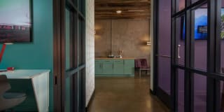 AMLI Westside Gallery 9