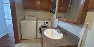 Spacious, corner lot 3-bedroom, 2-bath duplex in Iowa City Gallery 15