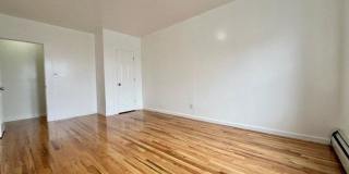 1001 Walton Avenue Gallery 3