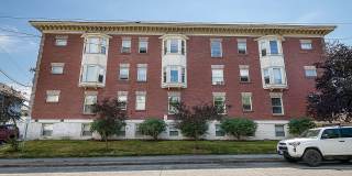 Elegant Renovation! HUGE 1 Bed 1 Bath Available Now! Gallery 4
