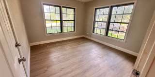 Charming 3 Bed 2 Bath Home with Bonus Den and Detached Garage Gallery 16