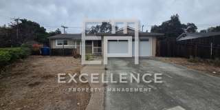 4/2 House with Large Yard, AC, New Flooring, Walk to Schools! Gallery 1