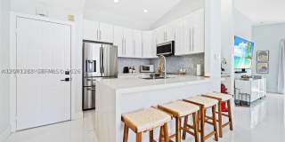 18755 SW 27th Ct Gallery 4