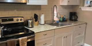 Charming furnished 2br 2nd Floor Apartment in Wilmington Gallery 19