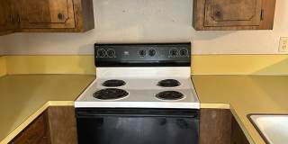 Bryan - 1 bedroom / 1 bath - duplex - fenced in area behind unit. Near 29th street. Gallery 4