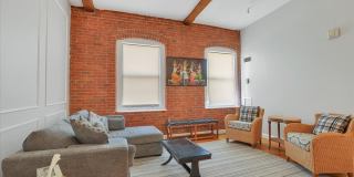 222 Williams Street E Gallery 7
