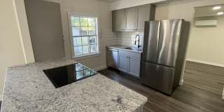Beautifully Renovated 3BR Home Near Lakeland's Medical District Gallery 4