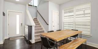 Modern condo, great location, fully Furnished! Gallery 7