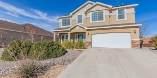 Large 2 Story Home - Solar Panels Save Big on Electric! Gallery 1