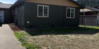 874 SE Vine Maple Dr874 Gallery 1