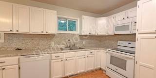 Charming 3-Bedroom in Southeast Springfield Location! Charming 3-Bedroom in Southeast Springfield Location! Gallery 9