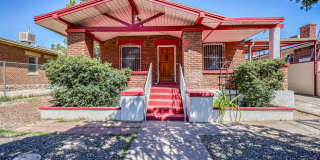 Beautiful completely remodeled  2 bedrooms, 1 bathroom, plus a versatile office, study, or small third bedroom. Central area Gallery 1