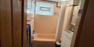 2945 N Oakland Gallery 7