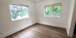 Spacious 4BD/3BA with Fenced Yard & Front Porch in North Seattle! Gallery 7