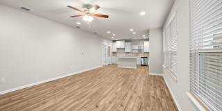 Beautiful 4bd/3.5ba Home! Upstairs Bonus Room & Faces Greenbelt in South Austin! Gallery 9