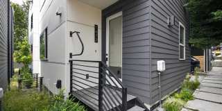 Modern 1-Year-Old Home in Central District w/ Private Rooftop Deck, Lower-Level Private Suite & Multi-Zone A/C Gallery 26