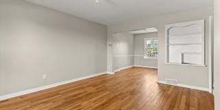 Beautiful updated townhome Beautiful updated townhome Gallery 1