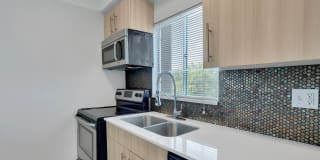 Liv on Steele Gallery 16