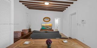 1044 SW 13th Ct Gallery 10