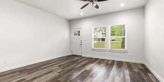 1221 W Johnson Street Gallery 7