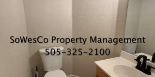 Gorgeous Townhome in Central Farmington with Three Bedroom Plus an Office Gallery 10