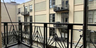 758 N Larrabee Street Gallery 8