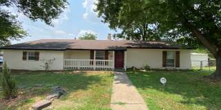 4 bedroom, 2 bath house!! 4 bedroom, 2 bath house!! Gallery 1