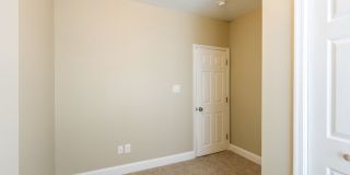 Cozy 3 Bed in Whitman Gallery 23